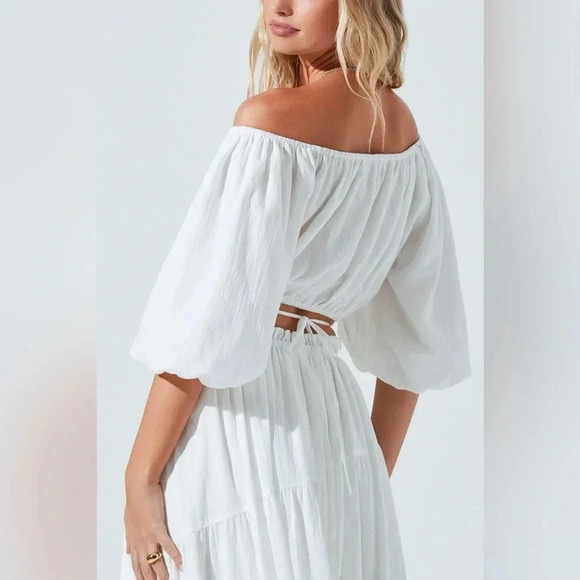 ASTR the Label Balboa Off Shoulder White Balloon Sleeve Top Medium - Picture 2 of 9